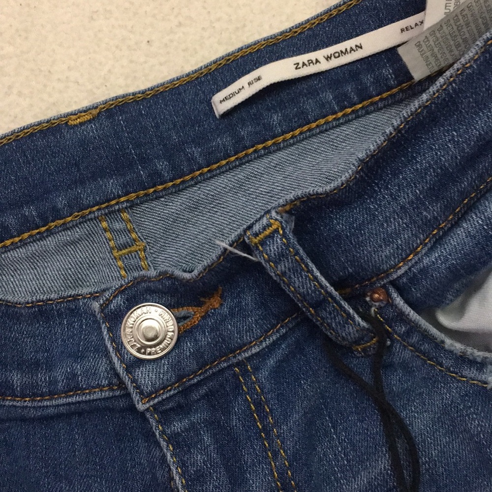 Zara Ripped Distressed Jeans - Picture 3 of 4